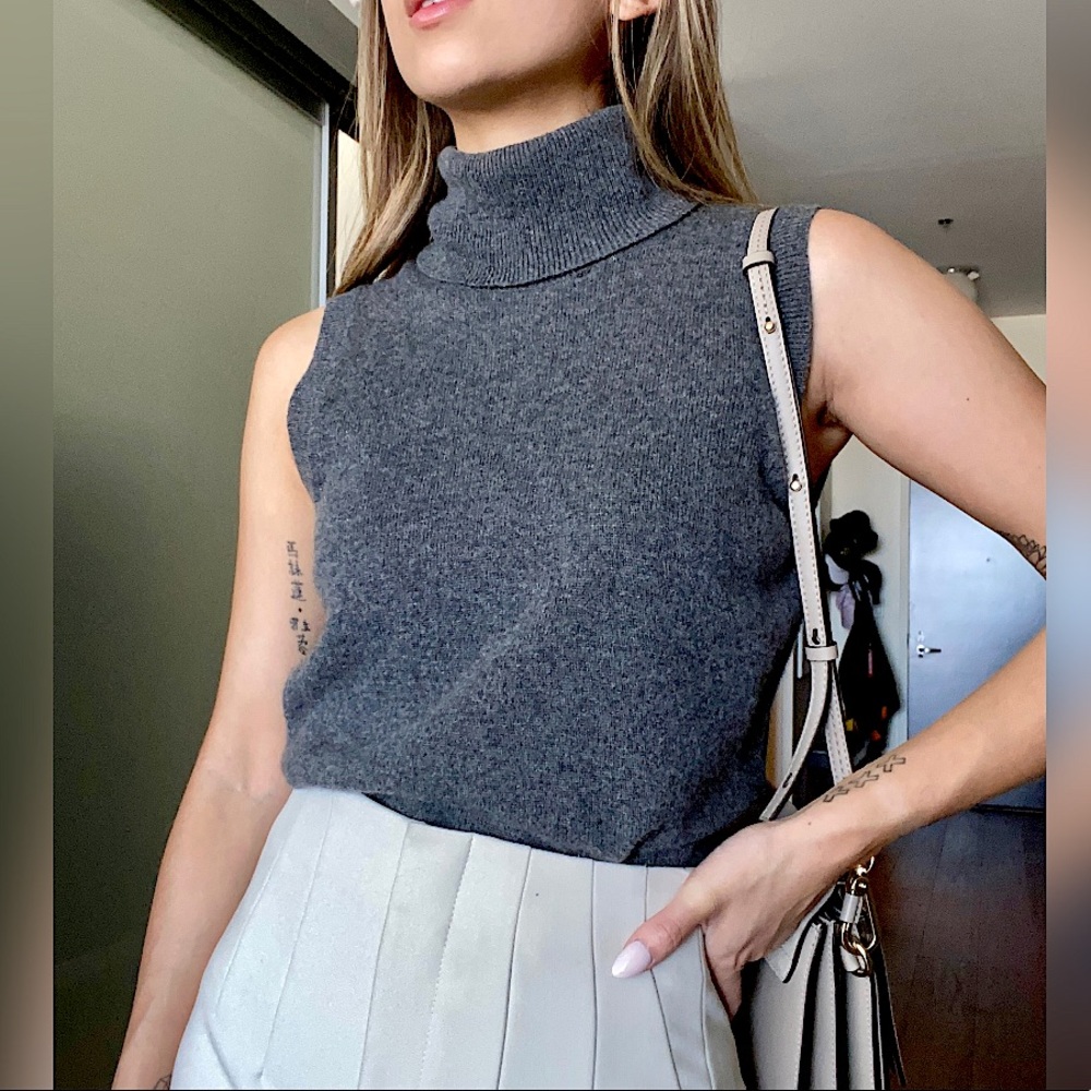 ✶ SAKS 5TH AVE CASHMERE TURTLENECK ✶